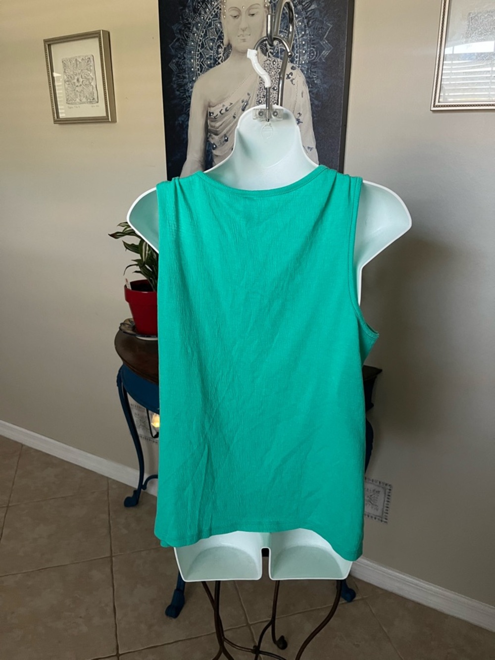 Casey Key V-Neck Tank Top - L - Picture 3 of 5